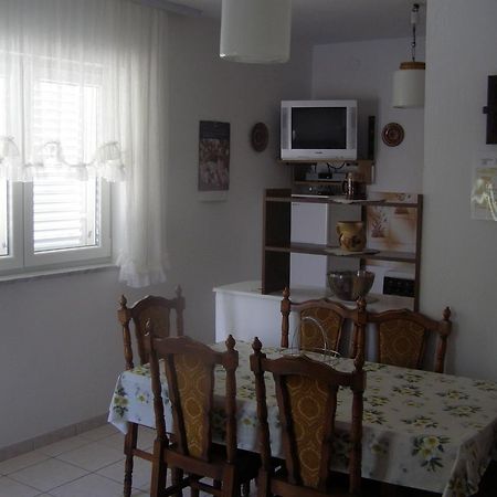 Apartments Rovis Tar-Vabriga Exterior photo