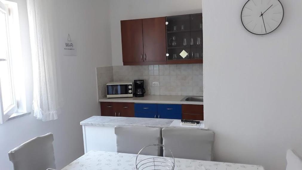 Apartments Rovis Tar-Vabriga Exterior photo