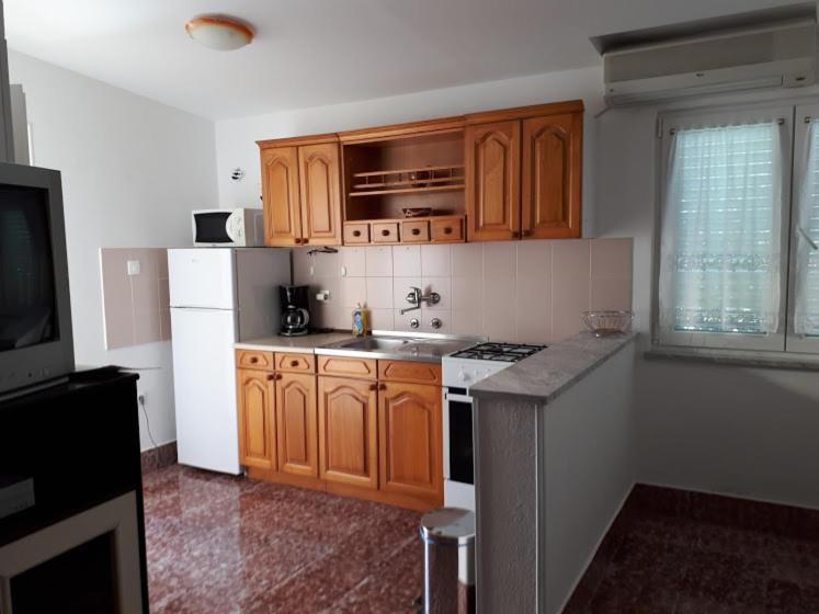 Apartments Rovis Tar-Vabriga Exterior photo